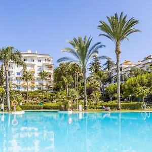 Cozy In Golden Mile Apartment Marbella